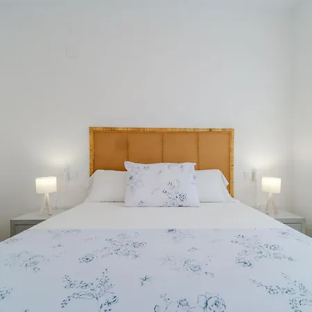 Miramar Montanar I By Rock Apartment